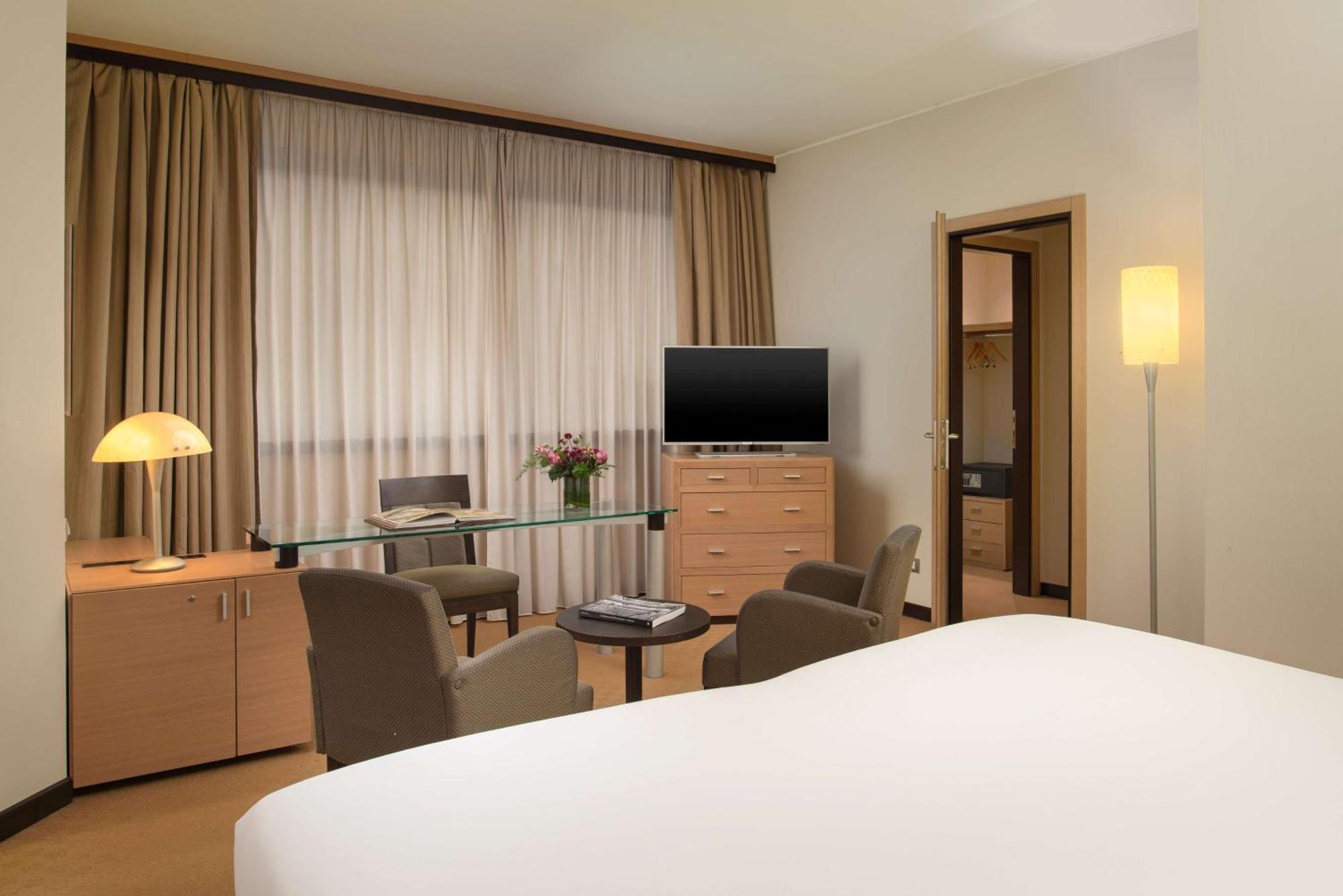 เอ็นเอช โบโลญญา วิลลาโนวา Hotel Villanova Di Castenaso ภายนอก รูปภาพ